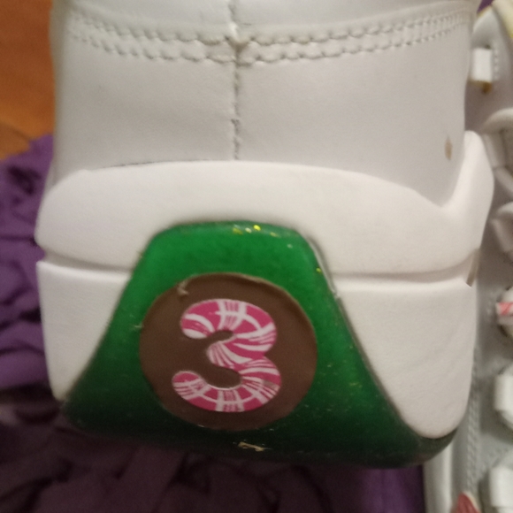 Allen Iverson questions sneakers - Picture 8 of 13